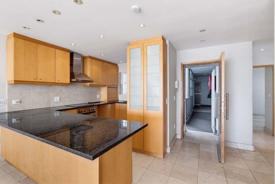 3 Bedroom Property for Sale in Mouille Point Western Cape